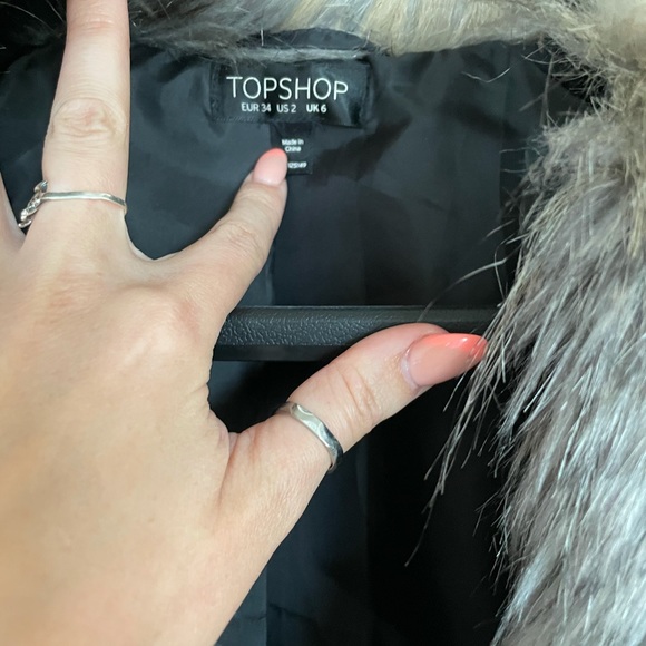 TOP SHOP faux fur jacket - Picture 3 of 4